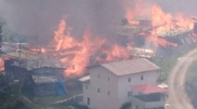 Artvin Yusufeli’nde 30’a yakın ev yandı
