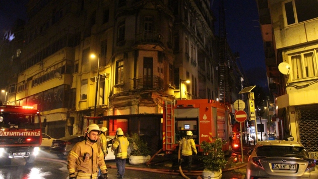 İstanbul’un Şişli ilçesinde, tarihi binada yangın