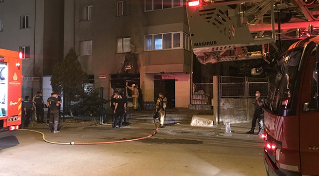 İstanbul Kartal’da bir markette yangın