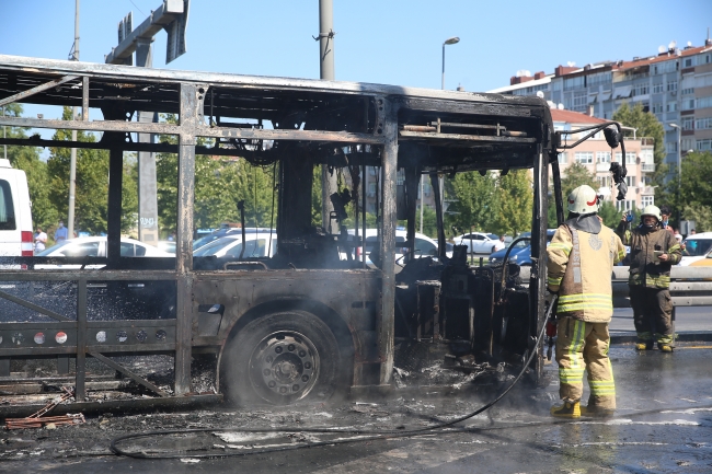 Alev alev yanan metrobüste faciadan dönüldü