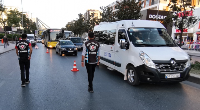 İstanbul’da minibüslerde Covid-19 denetimi