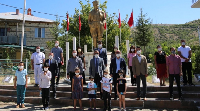 PKK’nın 26 yıl önce Tunceli’de şehit ettiği öğretmenler anıldı