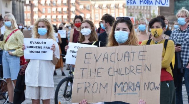 Danimarka’da Moria kampındaki sığınmacıların ülkeye kabulü için gösteri