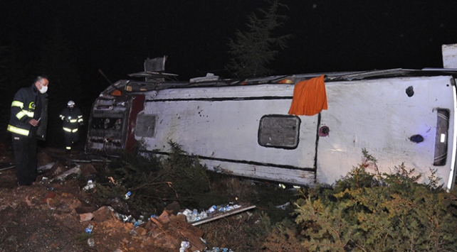 Eskişehir’de yolcu otobüsünün devrilmesi sonucu 3 kişi yaralandı