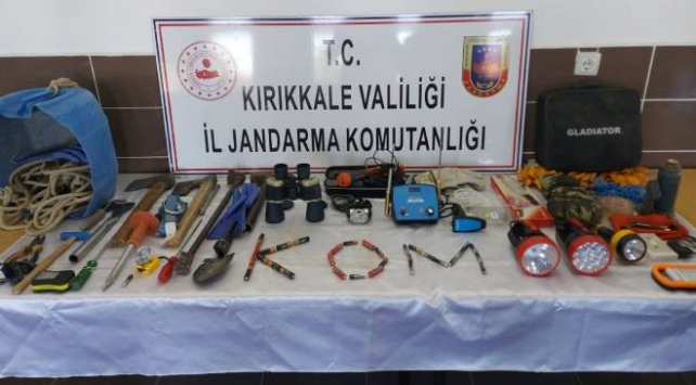 Kırıkkale’de kaçak kazı yapan 6 kişi yakalandı