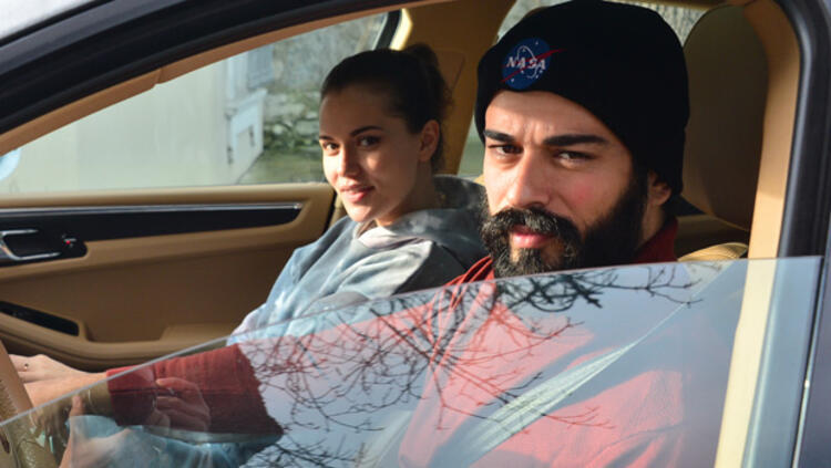 Fahriye Evcen ve Burak Özçivit görüntülendi..