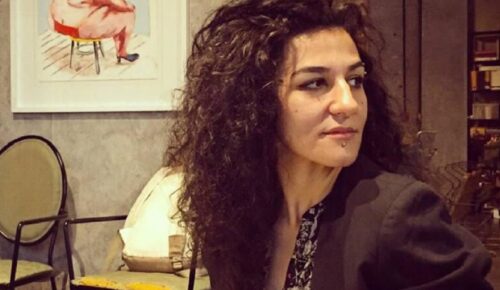 Yazar Aliye Aybüke Özdemir’in ‘Masabaşı Kadını’ adlı şiir kitabı büyük ilgi gördü.