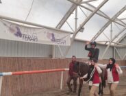 Engelli çocuklar ata binme heyecanı yaşadı