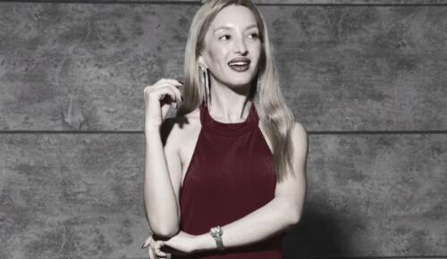 İpek Epçaçan Kimdir?