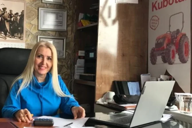 NERİMAN YAVUZ ÖNCÜ GENÇLER TARAFINDAN TÜRKİYE DE YILIN İŞ KADINI SEÇİLDİ