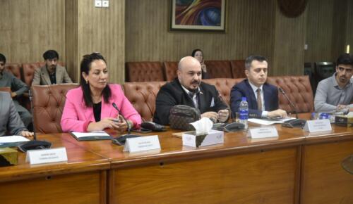 HÜLYA SELAĞZI GENÇLER TARAFINDAN TÜRKİYE DE ULUSLARARASI TİCARETTE YILIN İŞ KADINI SEÇİLDİ